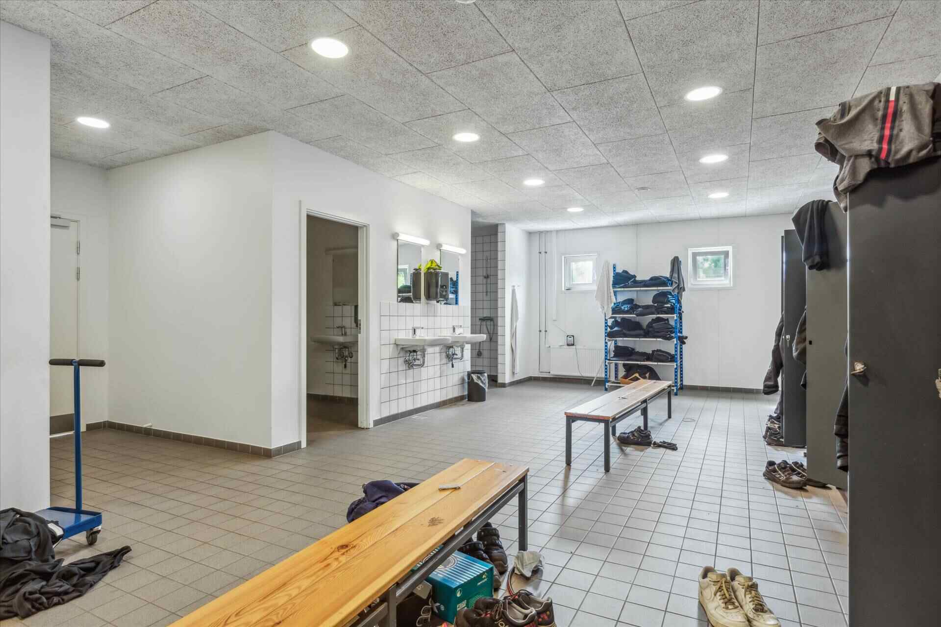 323 Roskildevej, Tåstrup, ,showroom,detail, lager, værksted, Til leje,Roskildevej ,1087