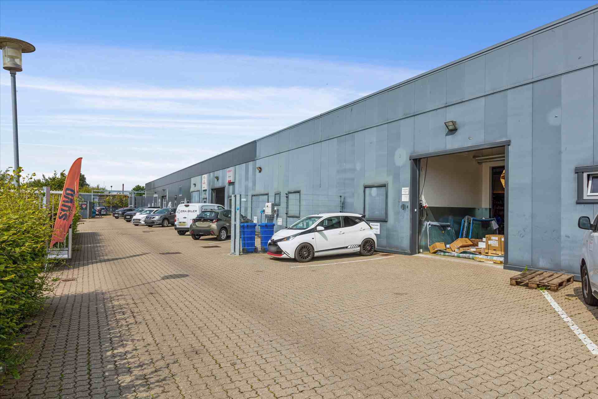 323 Roskildevej, Tåstrup, ,showroom,detail, lager, værksted, Til leje,Roskildevej ,1087
