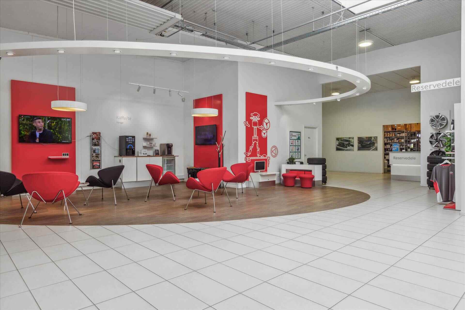 323 Roskildevej, Tåstrup, ,showroom,detail, lager, værksted, Til leje,Roskildevej ,1087