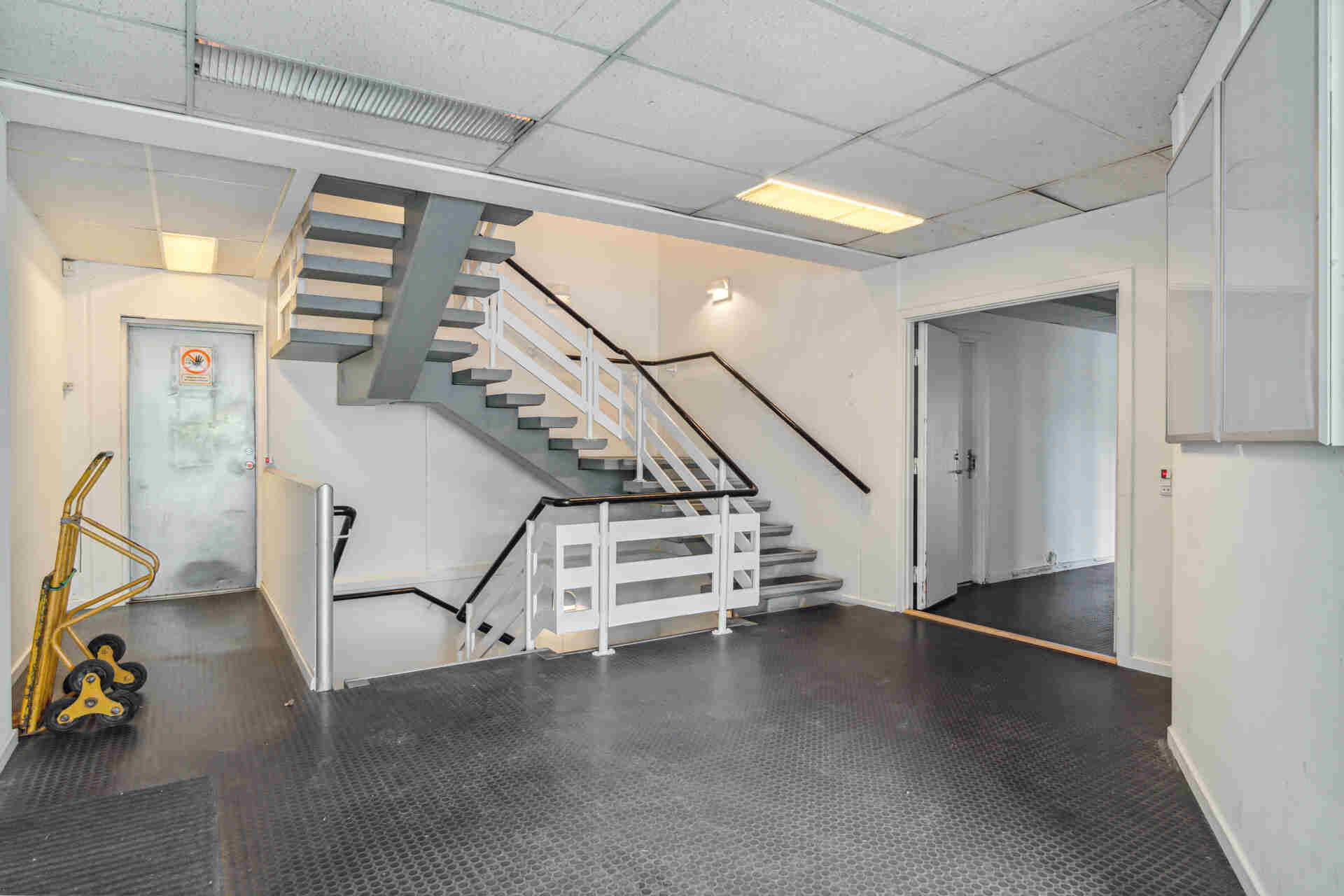 17 Kirstinehøj, Kastrup, ,Lager,Til leje,Kirstinehøj,1050